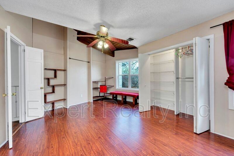 18 Berrywood Dr - Photo 3 of 32