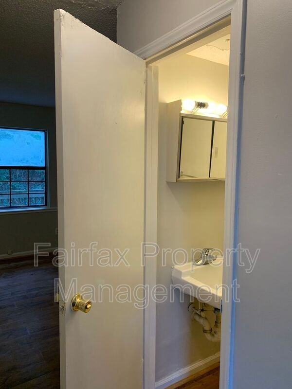 1427 Cherrycrest Dr - Photo 5 of 32