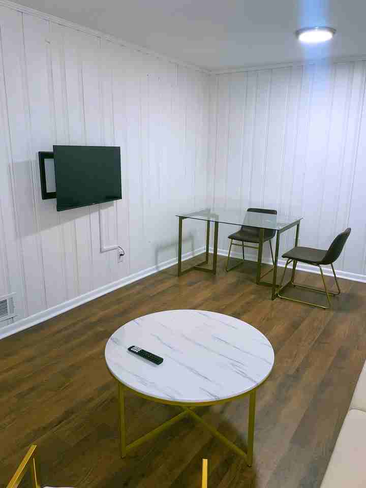 1432 Clermont Ave #B - Photo 2 of 9