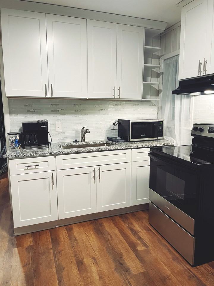 1432 Clermont Ave #B - Photo 3 of 9