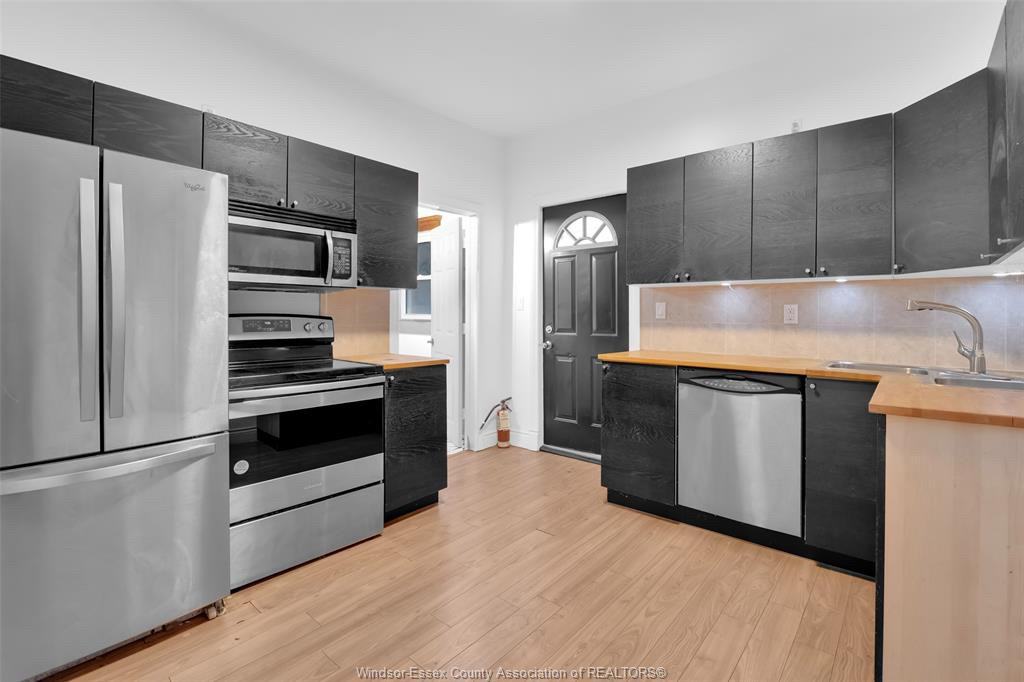371 Newbury St - Photo 3 of 16