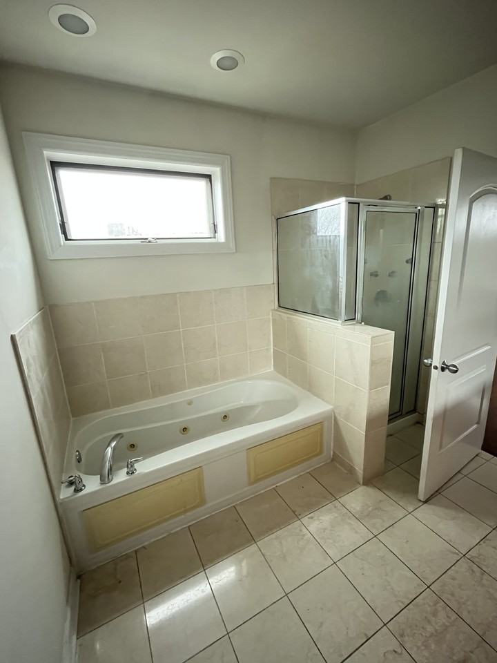 4043 S Drexel Blvd #304 - Photo 3 of 10