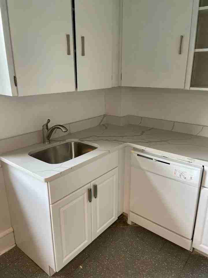 95 Coolidge 3R #3R - Photo 2 of 10