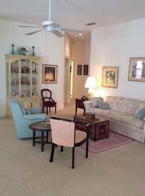 138 Hampton Cir - Photo 2 of 5