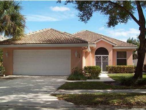 138 Hampton Cir - Photo 3 of 5