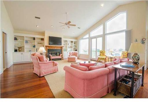 8 Ensign Ct - Photo 3 of 14