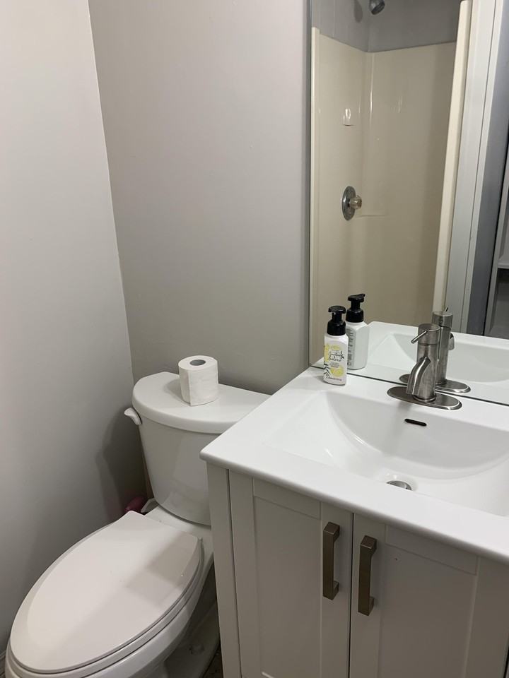 unit 1  28 queen st s - Photo 3 of 6