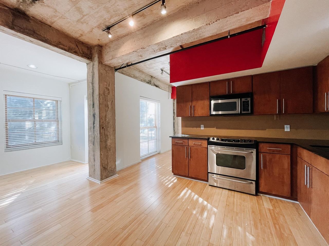 1209 N Harvey Ave #1 - Photo 7 of 38