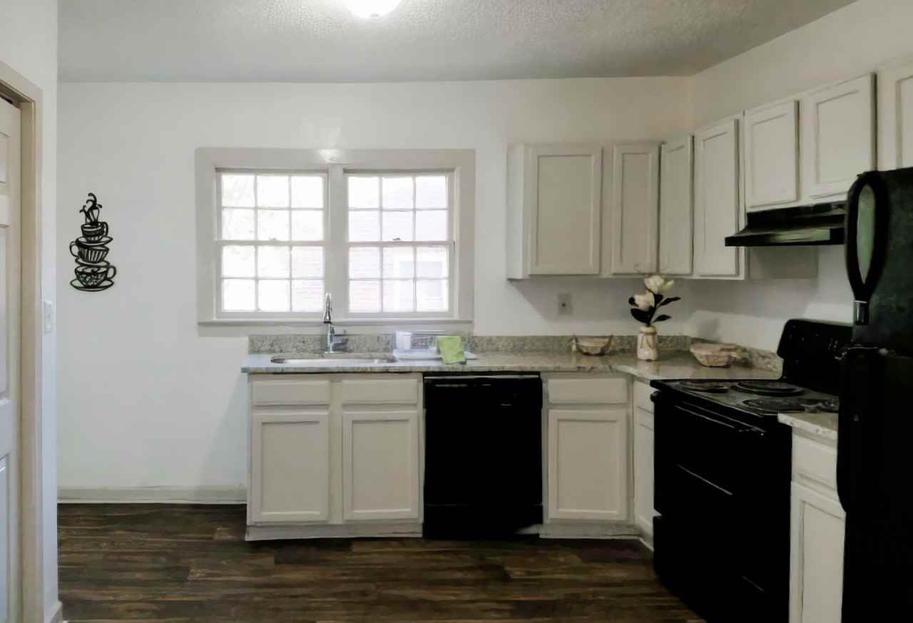 Eason St Nw - Photo 3 of 3