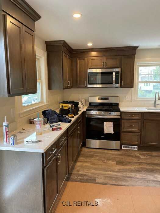 144 Summer St - Photo 5 of 30