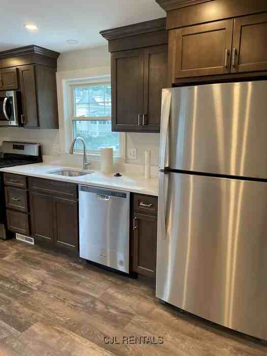 144 Summer St - Photo 6 of 30