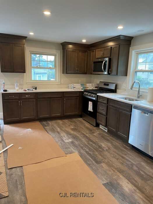 144 Summer St - Photo 7 of 30