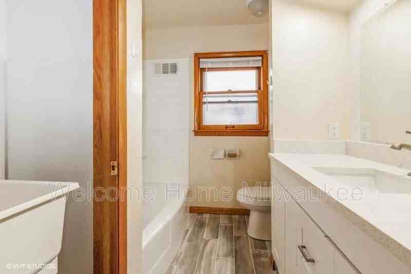 4216 - Photo 2 of 11