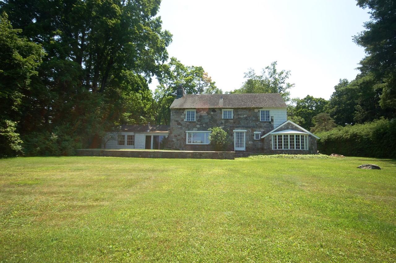 105 Interlaken Rd - Photo 2 of 16