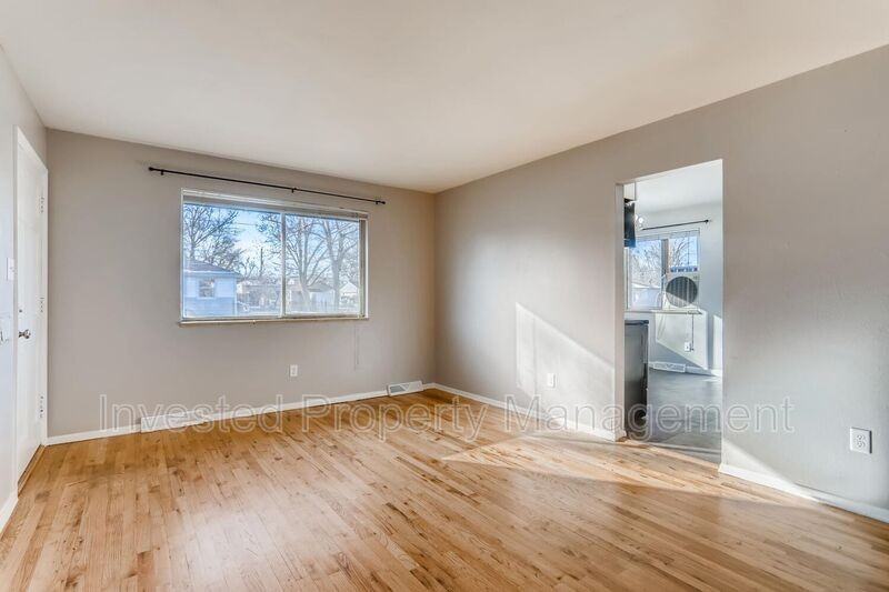 405 W Bates Ave - Photo 4 of 12