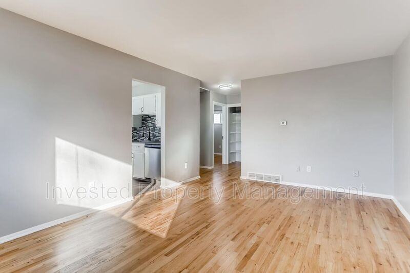 405 W Bates Ave - Photo 5 of 12