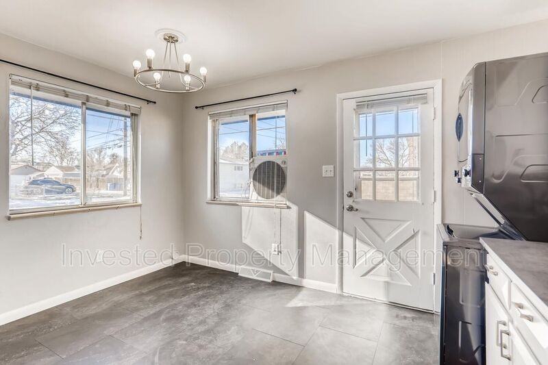 405 W Bates Ave - Photo 6 of 12