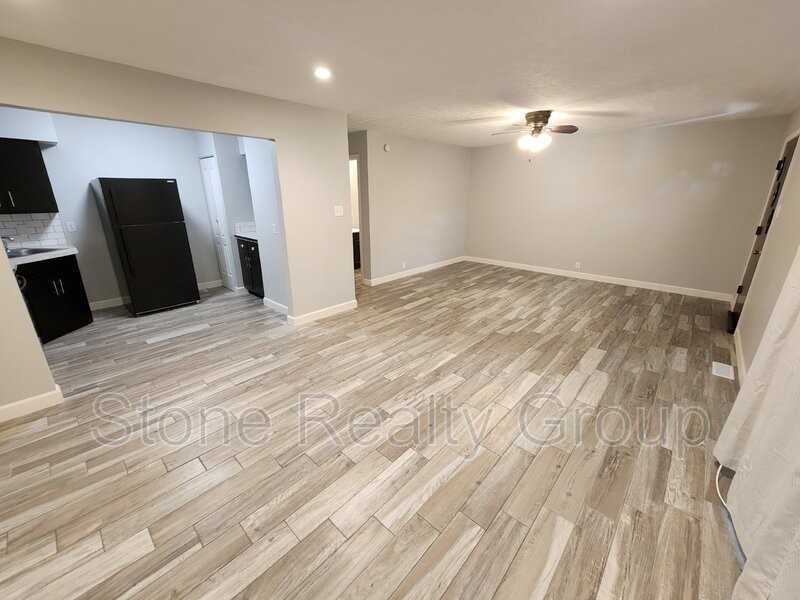 2008 N 25th St #2 - Photo 3 of 9