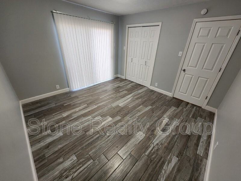 2008 N 25th St #2 - Photo 5 of 9