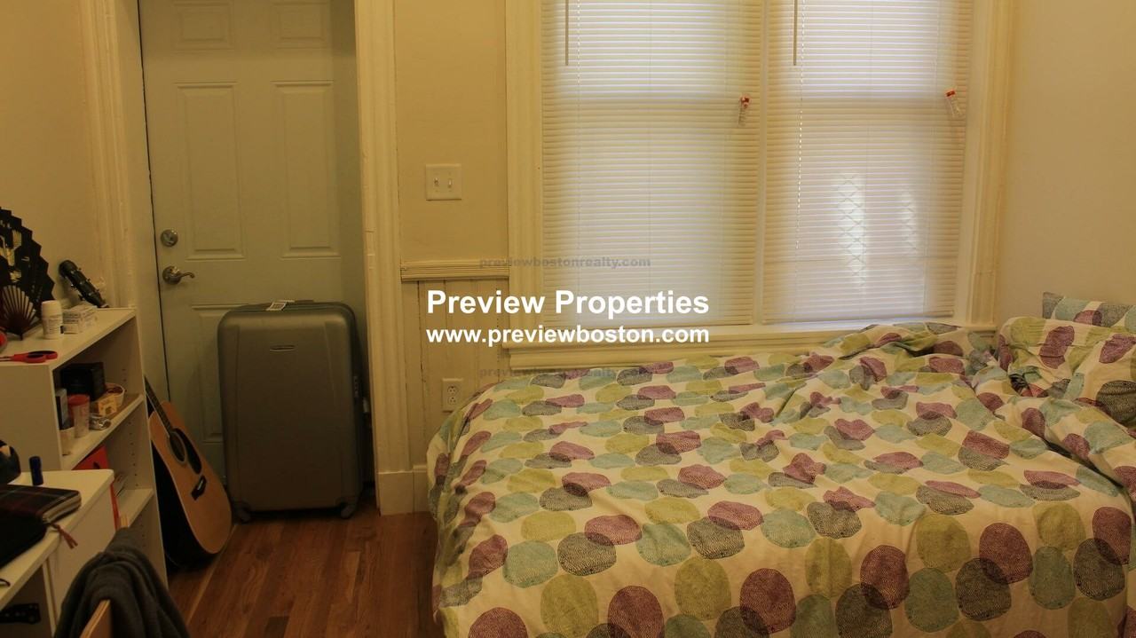 Cedar St #3P - Photo 5 of 8