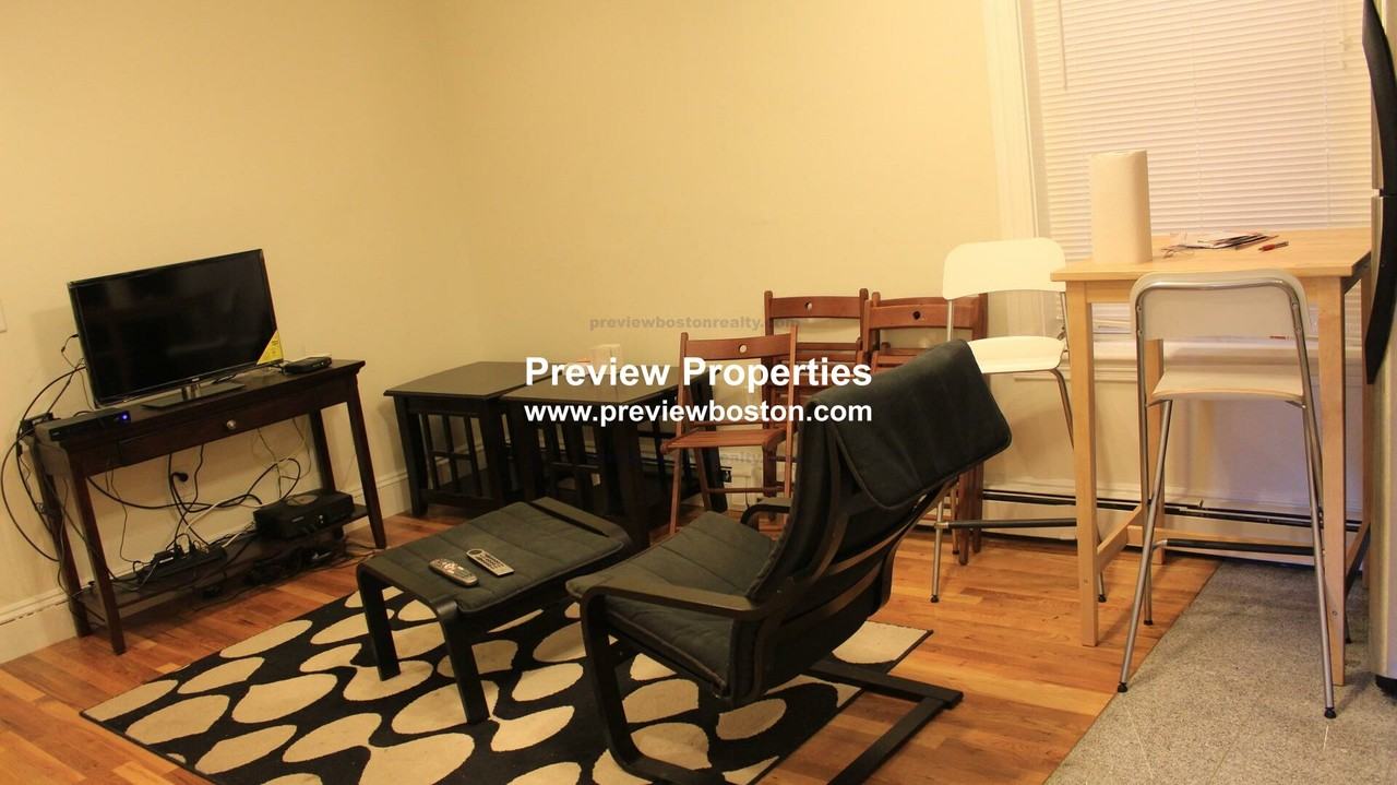 Cedar St #3P - Photo 7 of 8