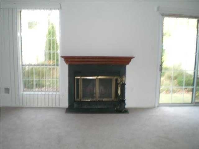 127 Bedford Pl - Photo 3 of 6