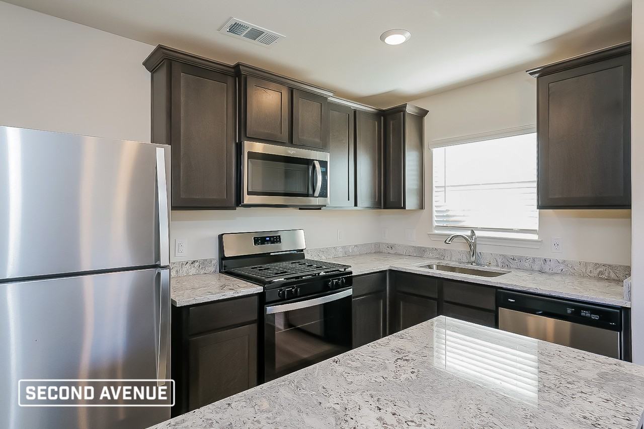 520 Bennie Leonard St - Photo 4 of 25