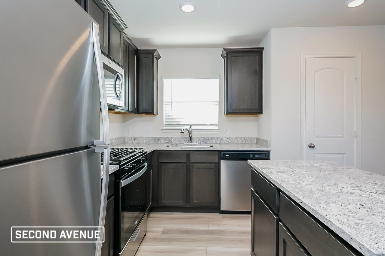 520 Bennie Leonard St - Photo 5 of 25