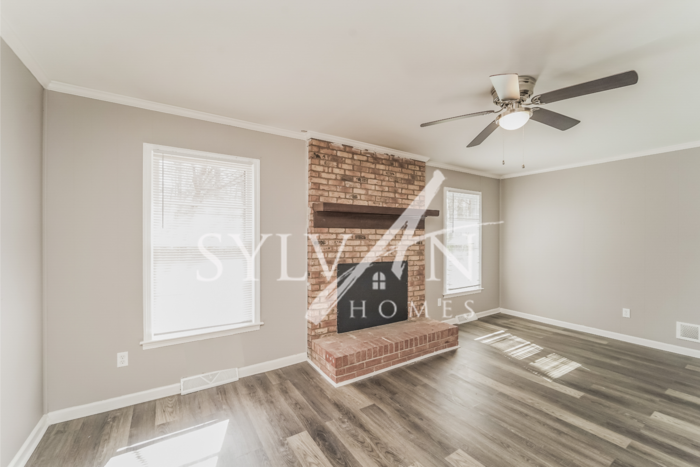 3618 Cross Winds Rd - Photo 3 of 15