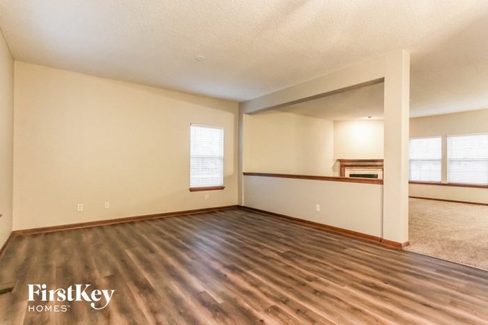 9 Lowell Ct - Photo 2 of 15