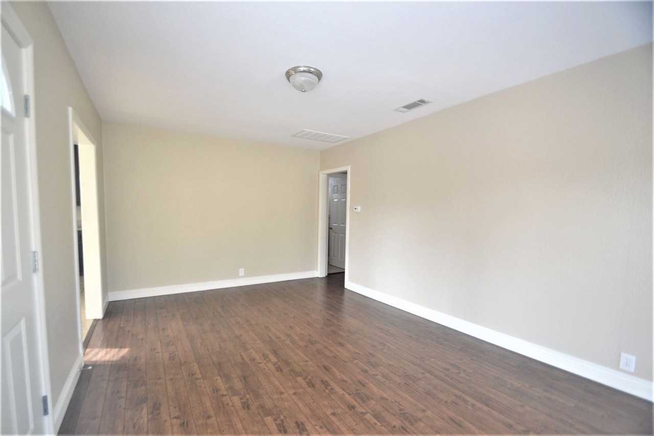 4141 W 142nd St - Photo 3 of 12