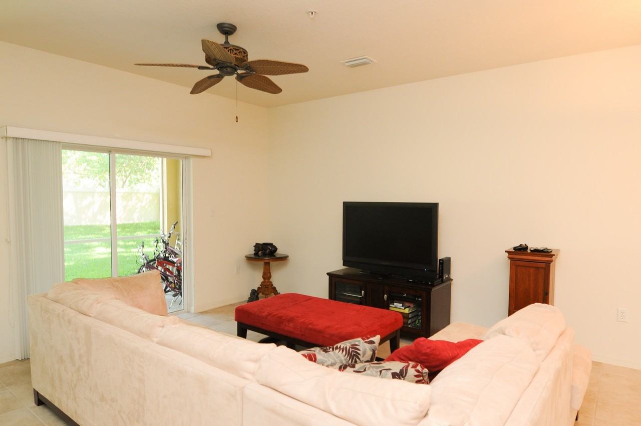 3499 Parkridge Cir #16-103 - Photo 4 of 11