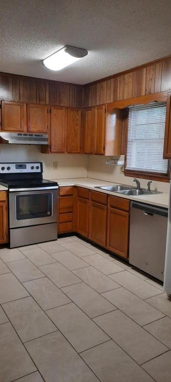 739 York Ave S - Photo 5 of 17