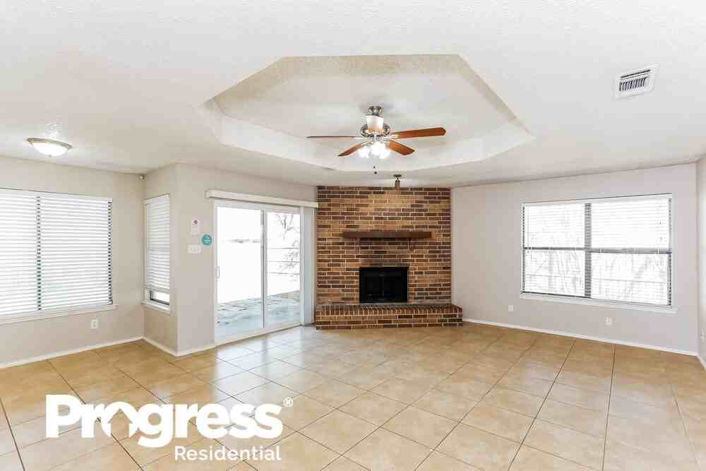 221 Myrtle Dr - Photo 3 of 21