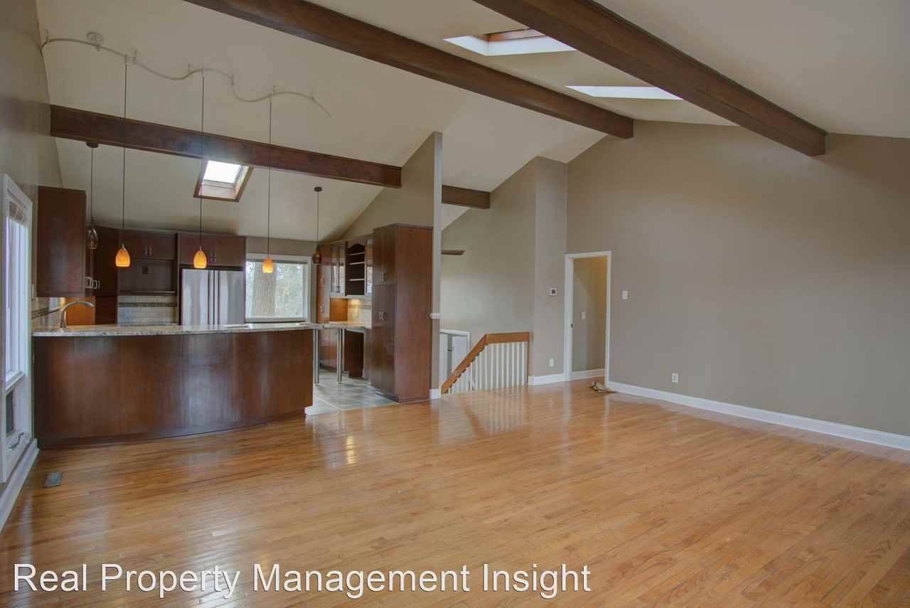 201 Craig Dr - Photo 3 of 19