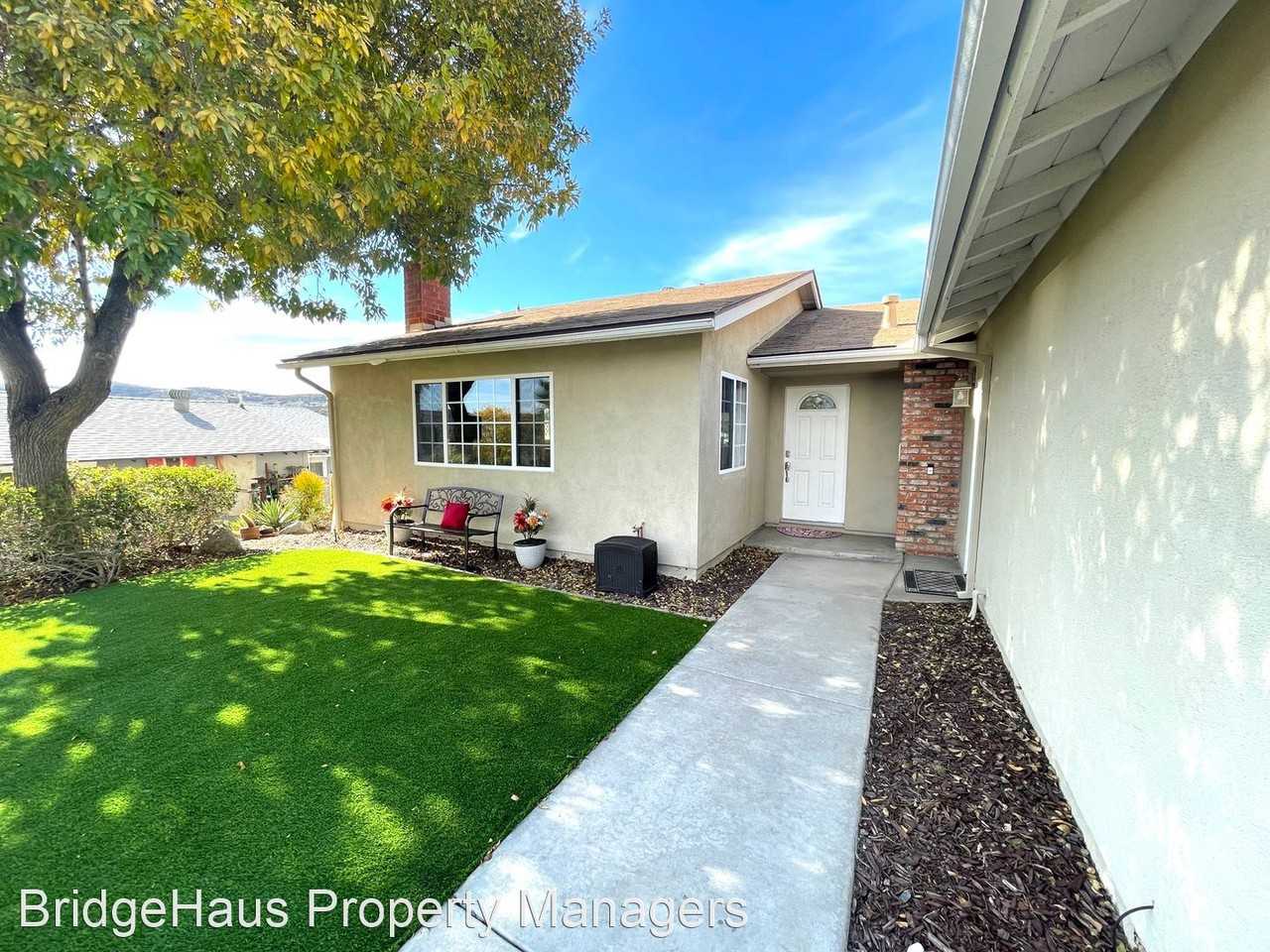 13813 Otis Pl - Photo 3 of 31