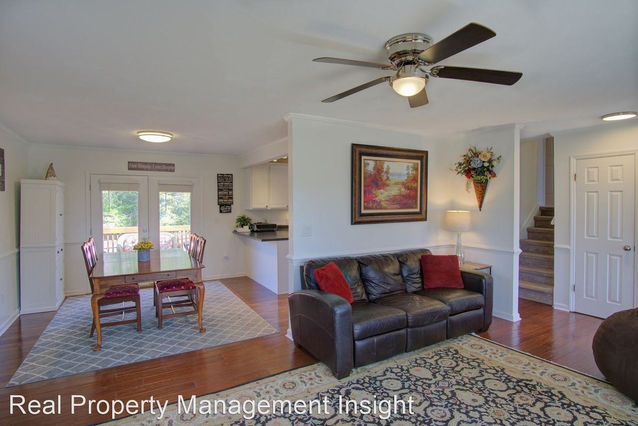 509 Cranwell Cir - Photo 3 of 19