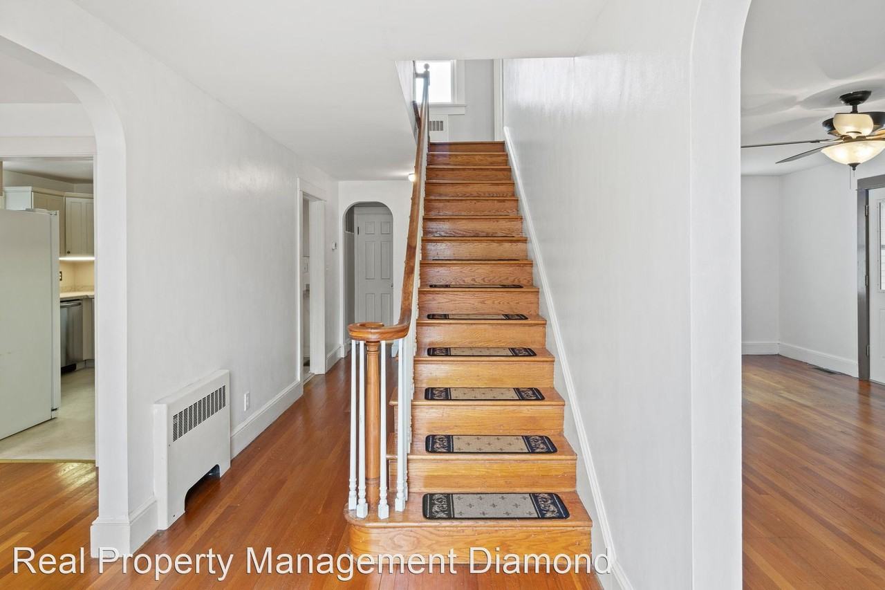 513 S Walnut St - Photo 3 of 35