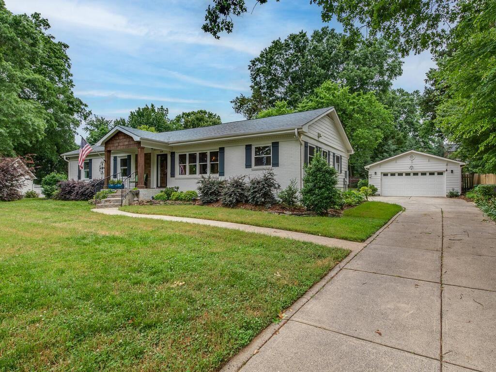 1230 Chandler Pl - Photo 2 of 42