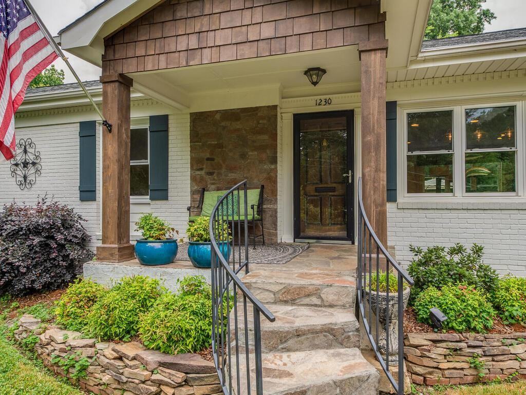 1230 Chandler Pl - Photo 3 of 42