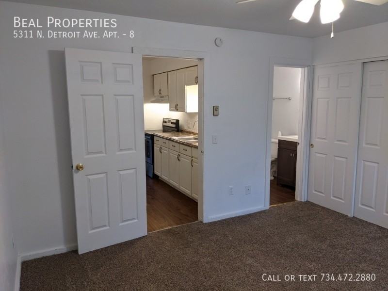 5311 N Detroit Ave #8 - Photo 3 of 9