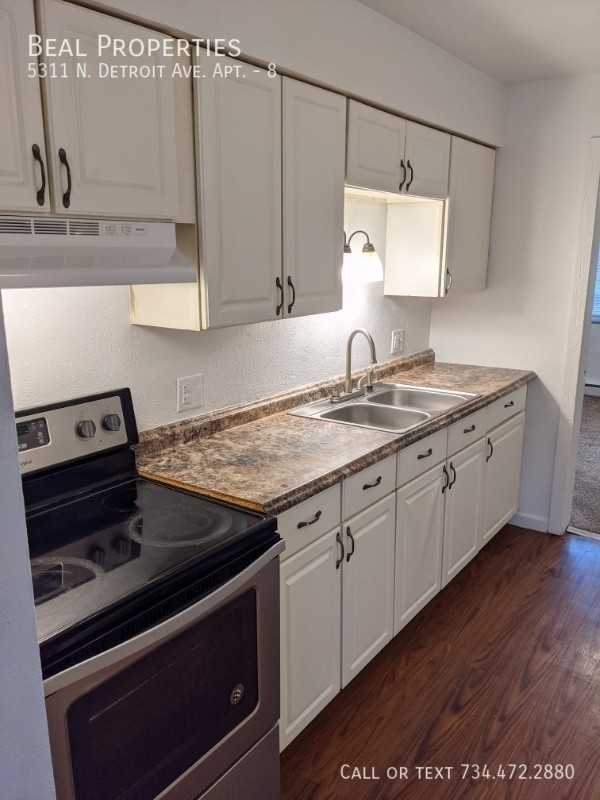 5311 N Detroit Ave #8 - Photo 6 of 9