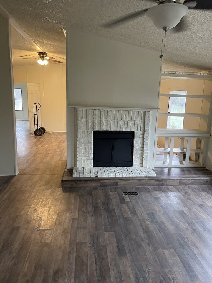 1448 E Poplar St - Photo 2 of 9