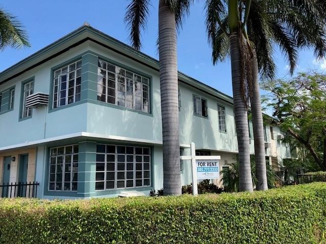 1040 16th St - Photo 2 of 7