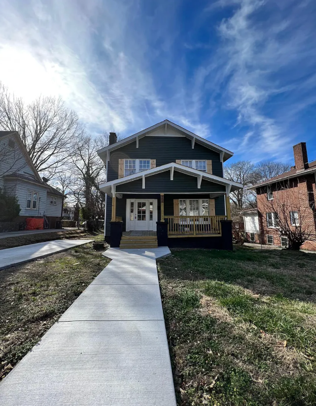 808 Douglas St - Photo 2 of 14