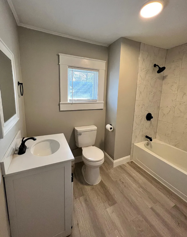 808 Douglas St - Photo 3 of 14