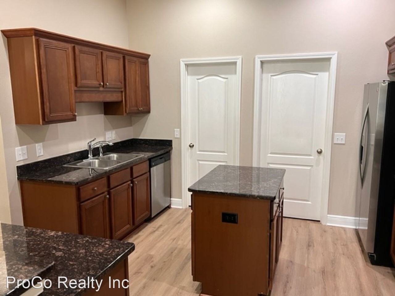 6129 Autumn Pines Cir - Photo 3 of 17