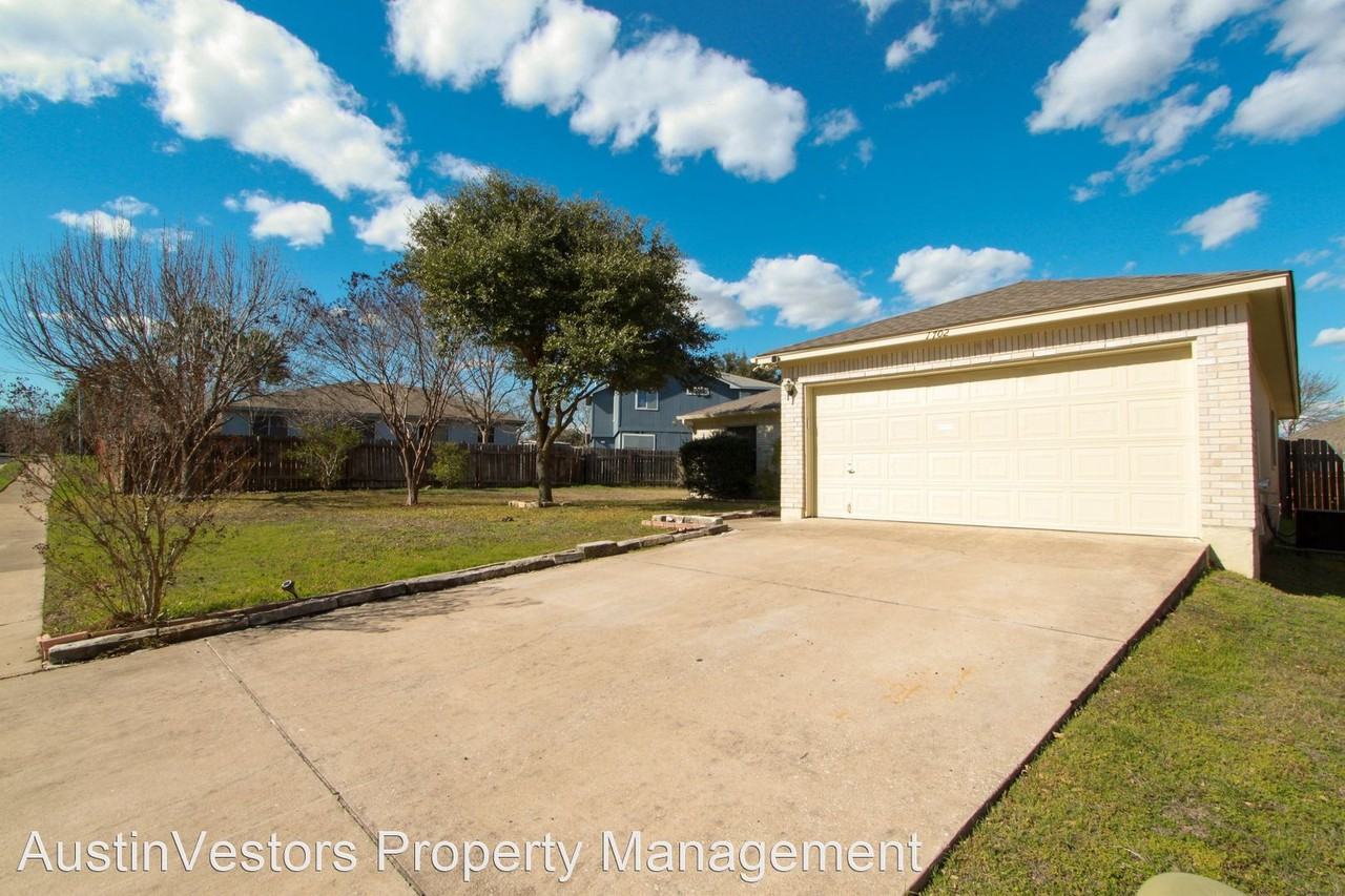 1702 Laurel Path - Photo 2 of 26