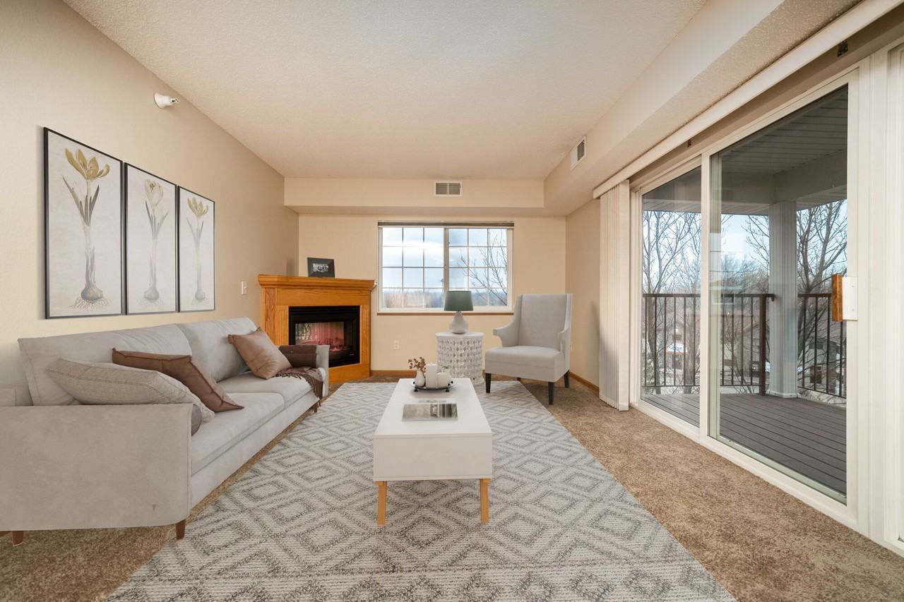 River Oak Heights - Photo 4 of 17