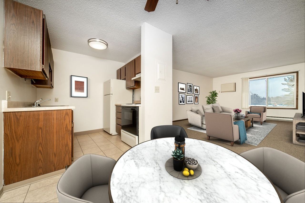 Julia Manor Apartments - Photo 3 of 18